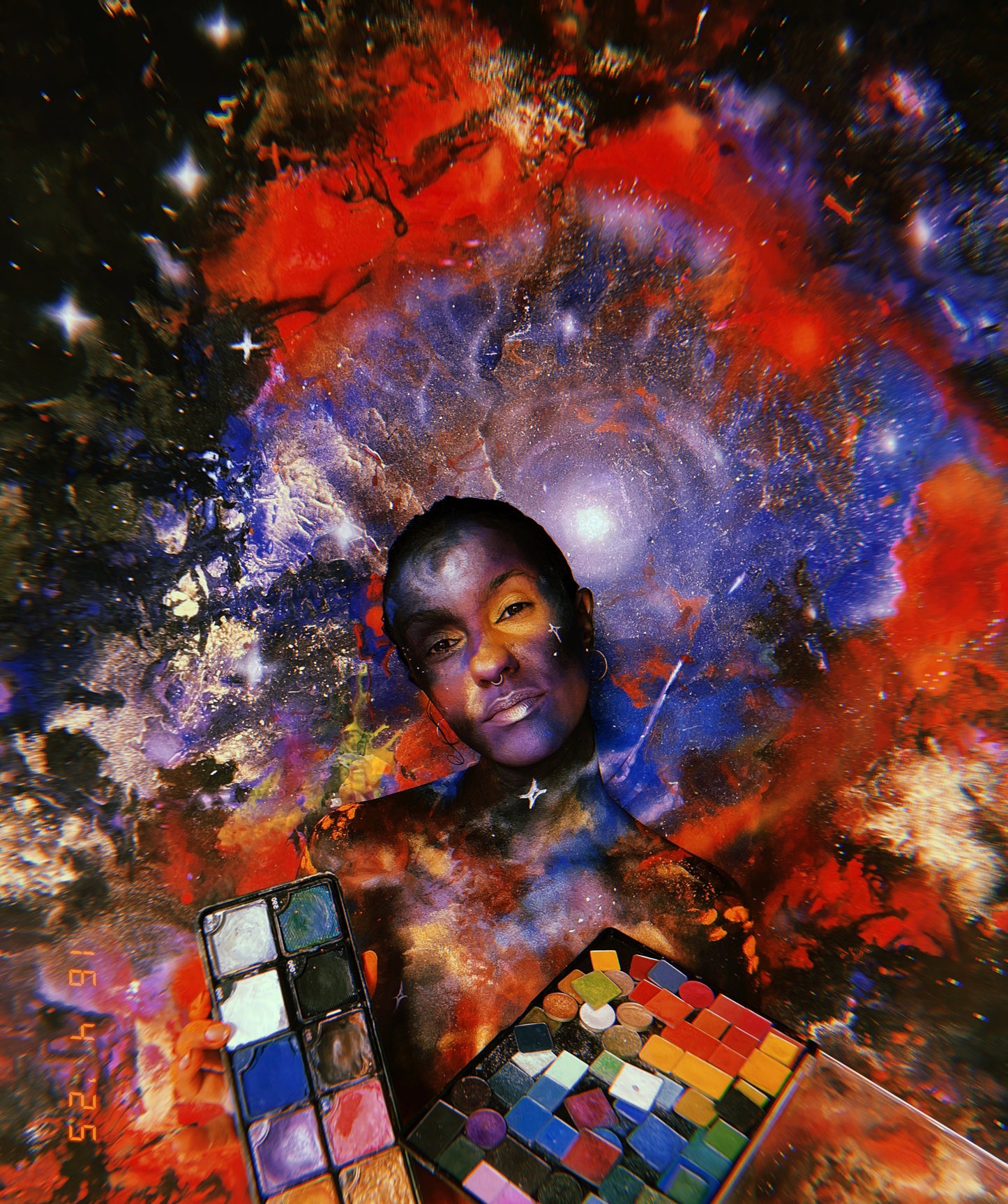 Peinture corporelle avec fond et photo encadrée